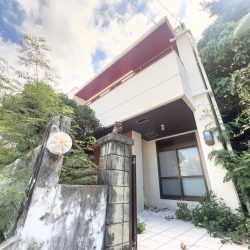 【那覇市長田二丁目の戸建て】閑静なエリアの2バス2トイレ広々4LDK！高台からの眺望良し！
