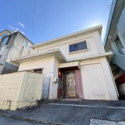 【沖縄市泡瀬の戸建て】2000万円台の4LDK戸建て！駐車場あり！リフォーム前提で検討したい一邸！