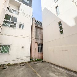 建物側面外観