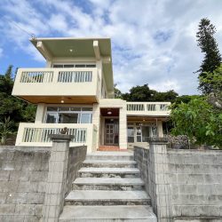 【南城市大里の戸建て】約174坪の広大な高台の敷地に所在する物件！人目を気にせずのんびり暮らしたいファミリー層におすすめ！