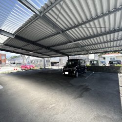 駐車場外観