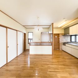 2階：LDK（約15帖）居間