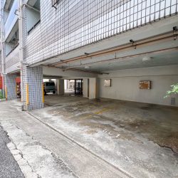 駐車場外観