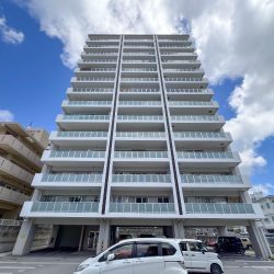 【プレミアムコート浦添牧港第二】築浅3年のファミリー向け3LDK！ペットと暮らせる！無料駐車場2台完備！