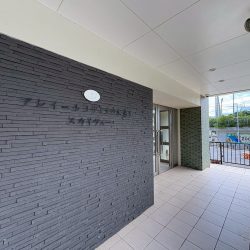 エントランス入口外観