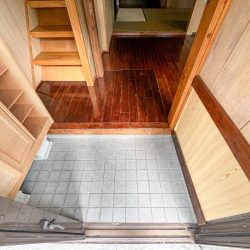 （本邸）玄関入口玄関